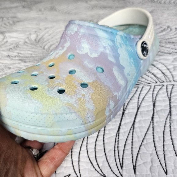 VGUC Crocs Pastel Cloud Clog Fleece Lined Girls 13 Multicolor - Picture 5 of 16